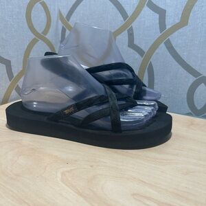 Teva Womens Sandals Olowahu Black Strappy Flip Flop SIze 8